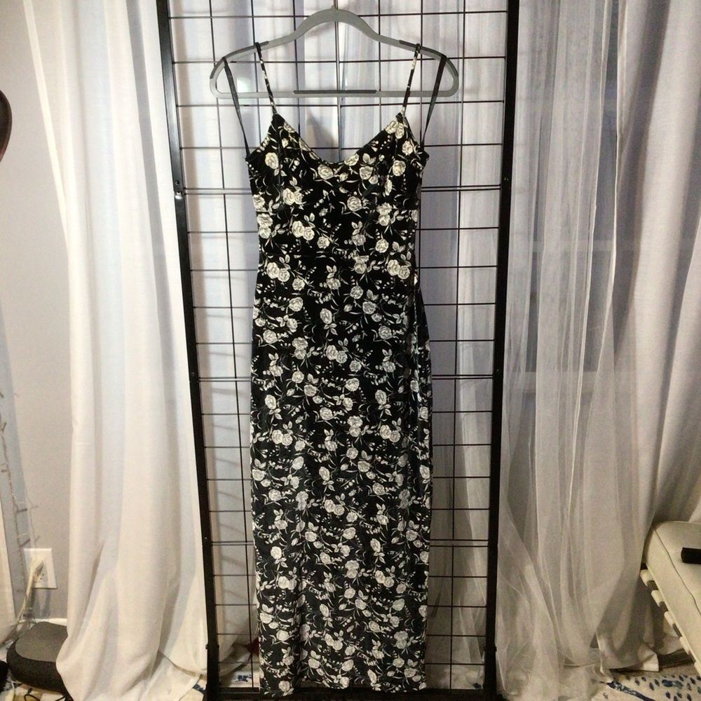 Bisou Bisou Black & White Floral Slip Velvety Maxi Dress EUC